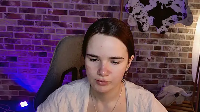 May Bloom online show from February 5, 6:07 am