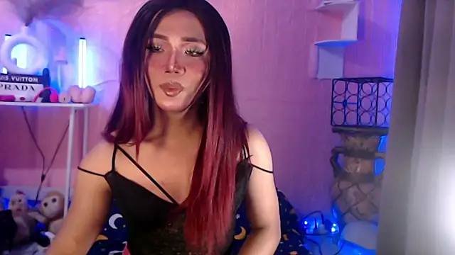 Snapshot of Katesy12 chatting on June 11, 12:43 am Katesy12 online show from June 11, 12:43 am