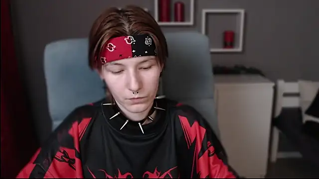 guitarandangell online show from December 18, 6:30 am