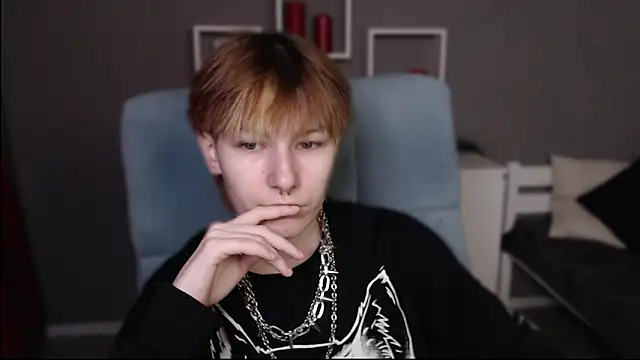 guitarandangell online show from February 28, 6:47 am