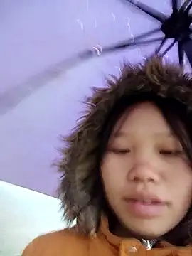 Snapshot of linh-miu99 chatting on February 2, 10:03 am linh-miu99 online show from February 2, 10:03 am