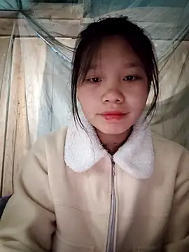 Snapshot of linh-miu99 chatting on February 8, 8:12 pm linh-miu99 online show from February 8, 8:12 pm