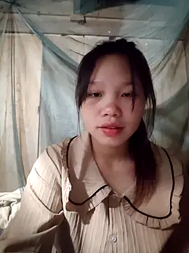 Snapshot of linh-miu99 chatting on February 21, 8:15 am linh-miu99 online show from February 21, 8:15 am