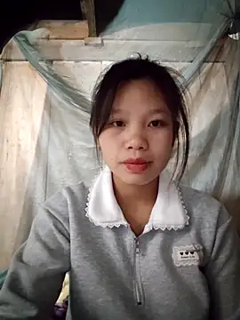 Snapshot of linh-miu99 chatting on February 25, 1:48 am linh-miu99 online show from February 25, 1:48 am