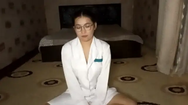 LinneaHyles online show from December 4, 2:48 pm