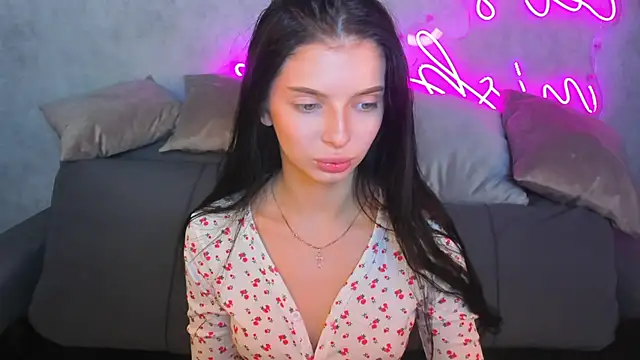 Eva Mayers online show from November 7, 12:43 am