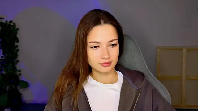 KiraVair online show from November 8, 9:31 am