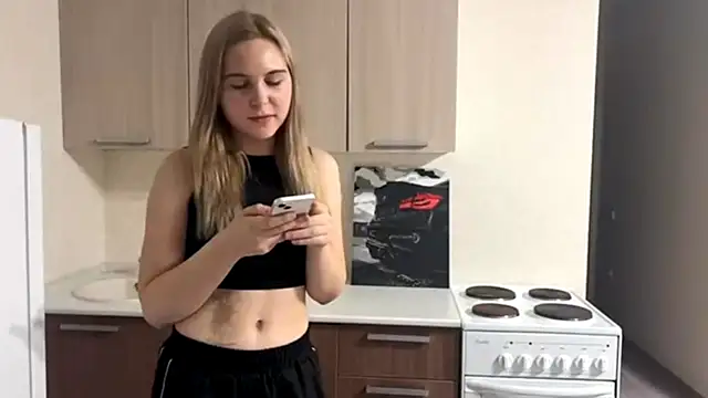 MyraLitterers online show from October 19, 3:01 pm