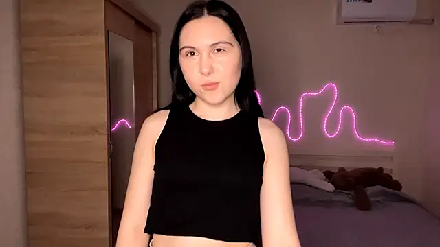 Snapshot of MyraLitterers chatting on February 19, 4:36 pm MyraLitterers online show from February 19, 4:36 pm