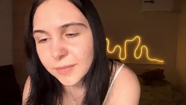 Snapshot of MyraLitterers chatting on February 25, 4:38 pm MyraLitterers online show from February 25, 4:38 pm