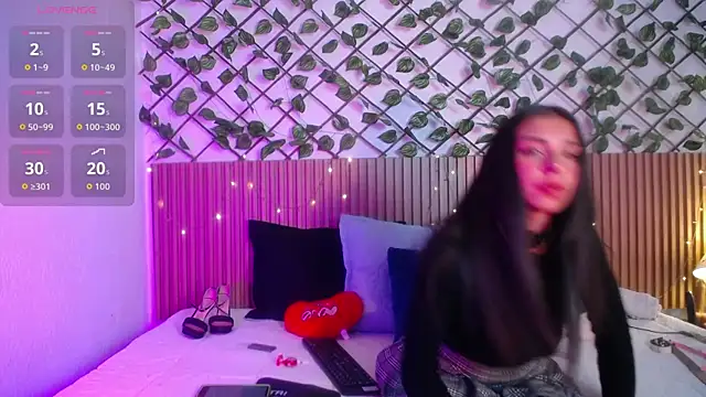 Lunaa 07 online show from May 28, 5:16 am