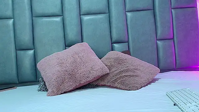 ScarletNoir4u online show from December 3, 3:14 am