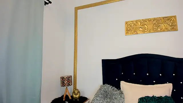 Inaya Khalifa online show from May 15, 11:34 pm