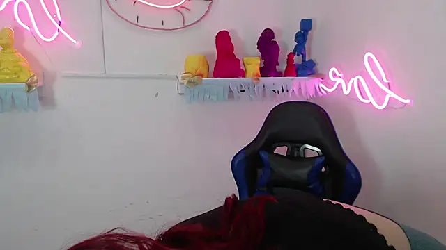 littlee red online show from November 29, 8:12 pm