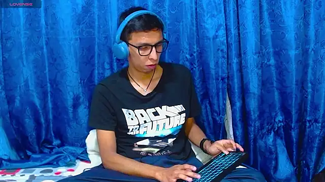 DavTwink3100 online show from March 2, 1:52 am