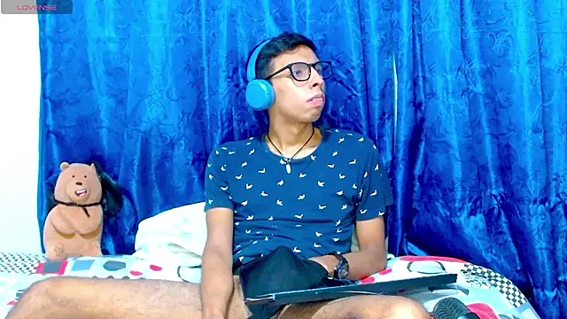 DavTwink3100 online show from March 17, 1:43 am