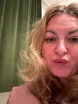 Amelia-Diamond online show from November 21, 11:25 pm