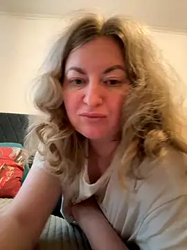 Amelia-Diamond online show from November 30, 9:35 am