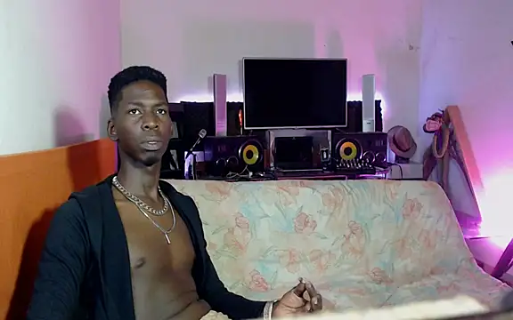 Snapshot of Black_Paradice chatting on November 4, 2:32 am Black Paradice online show from November 4, 2:32 am