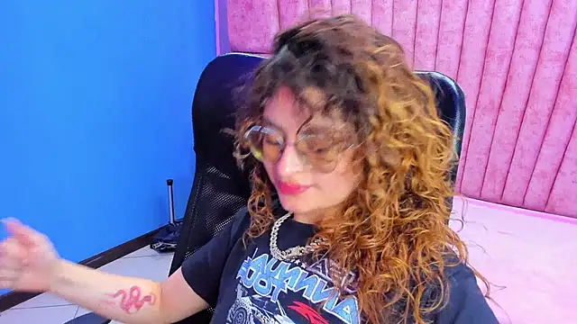 EmiliRouse  online show from November 9, 5:22 pm