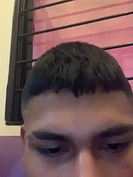 Emiliano Reyes online show from November 25, 1:49 am