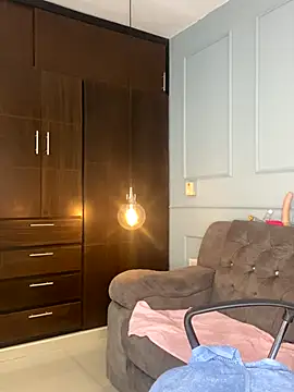 Orianabluee  online show from November 20, 3:18 am