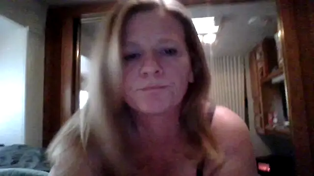EazyEMLXL online show from November 10, 7:57 pm