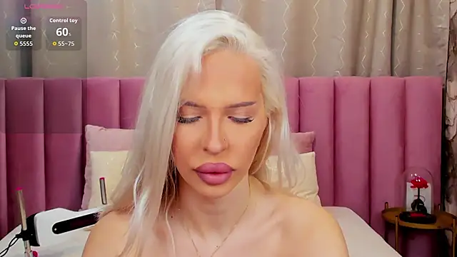 KailaCrystall online show from December 4, 1:48 am