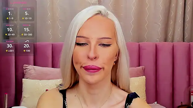 KailaCrystall online show from December 14, 1:33 am