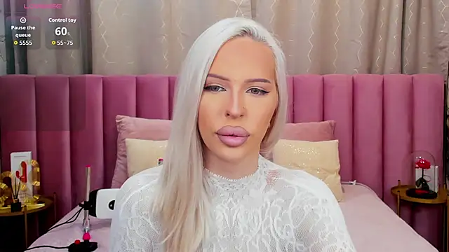 KailaCrystall online show from December 16, 1:21 am