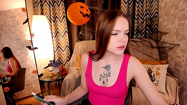 MelissaBell  online show from October 31, 1:50 am