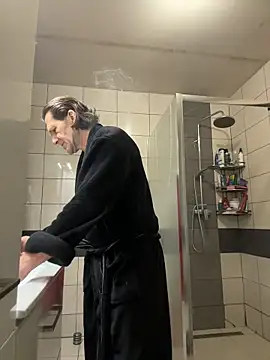 kon77777 online show from November 11, 6:24 am