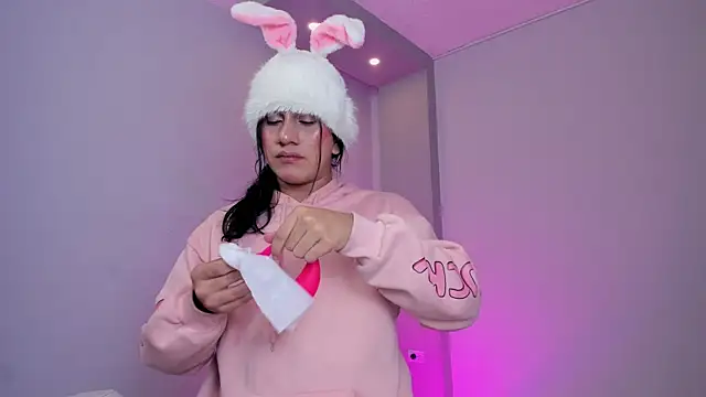 stefy bratz online show from April 14, 4:29 am