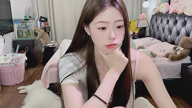 Onecutelittle online show from June 12, 6:56 am