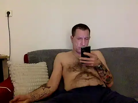 Snapshot of Filip_76 chatting on November 25, 4:51 pm Filip 76 online show from November 25, 4:51 pm