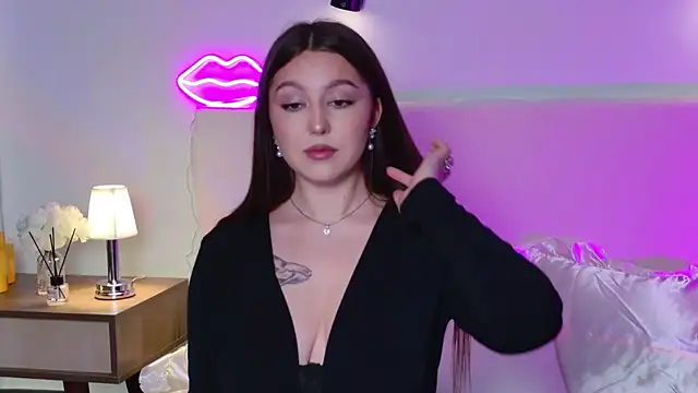  Tessa May  online show from October 31, 9:27 pm