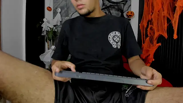 Alan-Smith1 online show from October 21, 7:47 pm