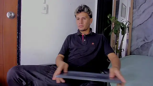 Alan-Smith1 online show from November 17, 7:41 pm