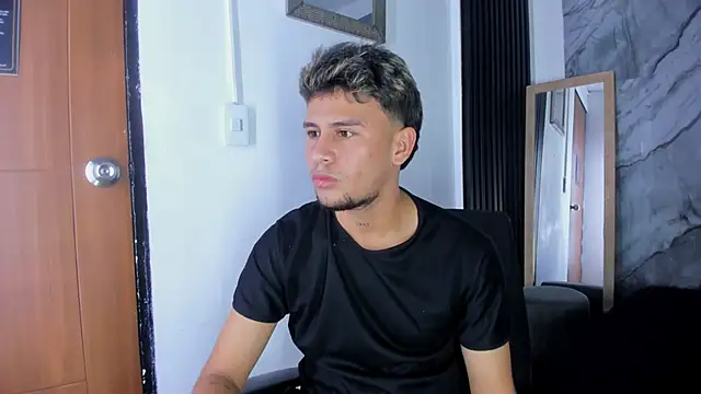 Alan-Smith1 online show from December 1, 7:52 pm