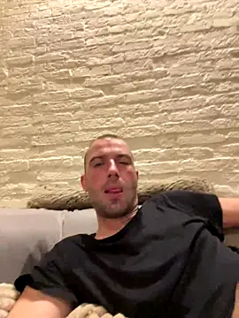 Rotteei1 online show from October 25, 5:26 am