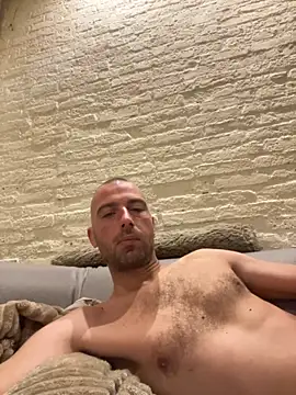 Rotteei1 online show from October 26, 6:52 am