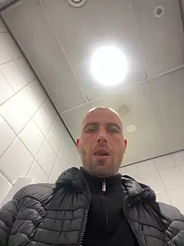 Rotteei1 online show from February 9, 9:13 am