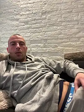 Rotteei1 online show from March 9, 9:46 am