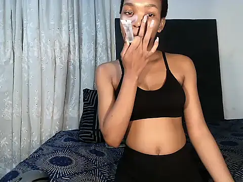 MinnieBee101 online show from February 15, 4:58 pm