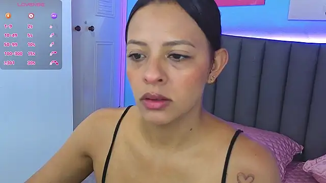 Aria Russo online show from November 26, 2:51 pm