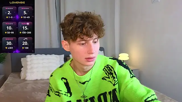 Snapshot of crisp1n chatting on October 22, 3:12 pm crisp1n online show from October 22, 3:12 pm