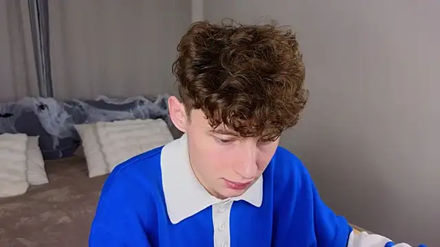 Snapshot of crisp1n chatting on November 5, 3:01 pm crisp1n online show from November 5, 3:01 pm