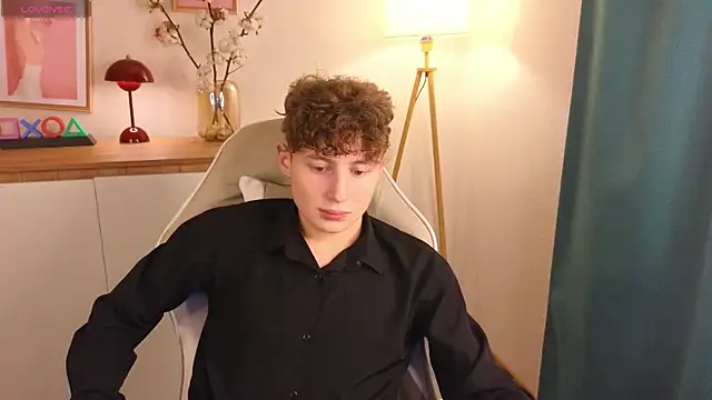 Snapshot of crisp1n chatting on November 14, 6:50 pm crisp1n online show from November 14, 6:50 pm