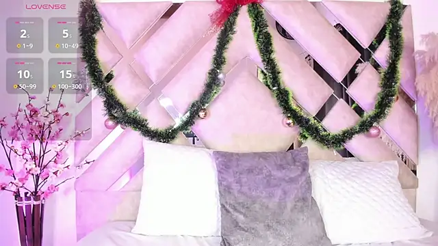 Samanthalyxx online show from December 18, 7:09 pm