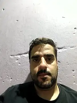 Snapshot of gusto14cm chatting on February 26, 2:10 am gusto14cm online show from February 26, 2:10 am